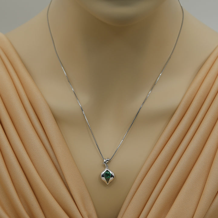 Emerald Pendant Sterling Silver Round Shape 0.75 carat